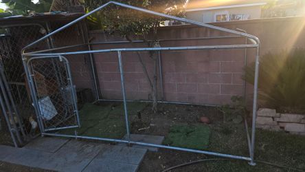 Chain link kennel/cage