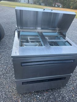 Table salad refrigerator