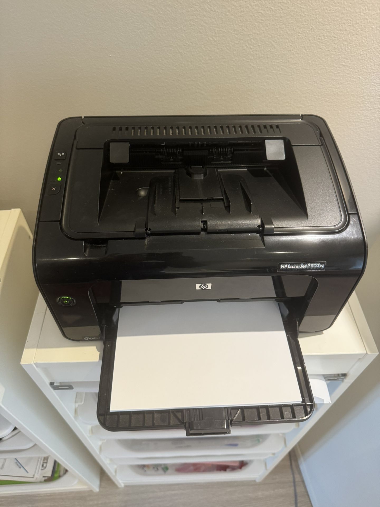 HP LaserJet pro P1102w