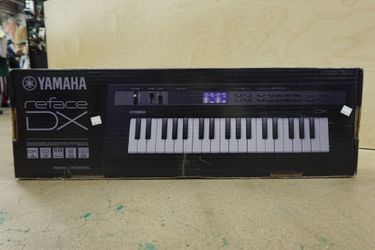 Yamaha reface DX Portable FM Synthesizer Keyboard Piano