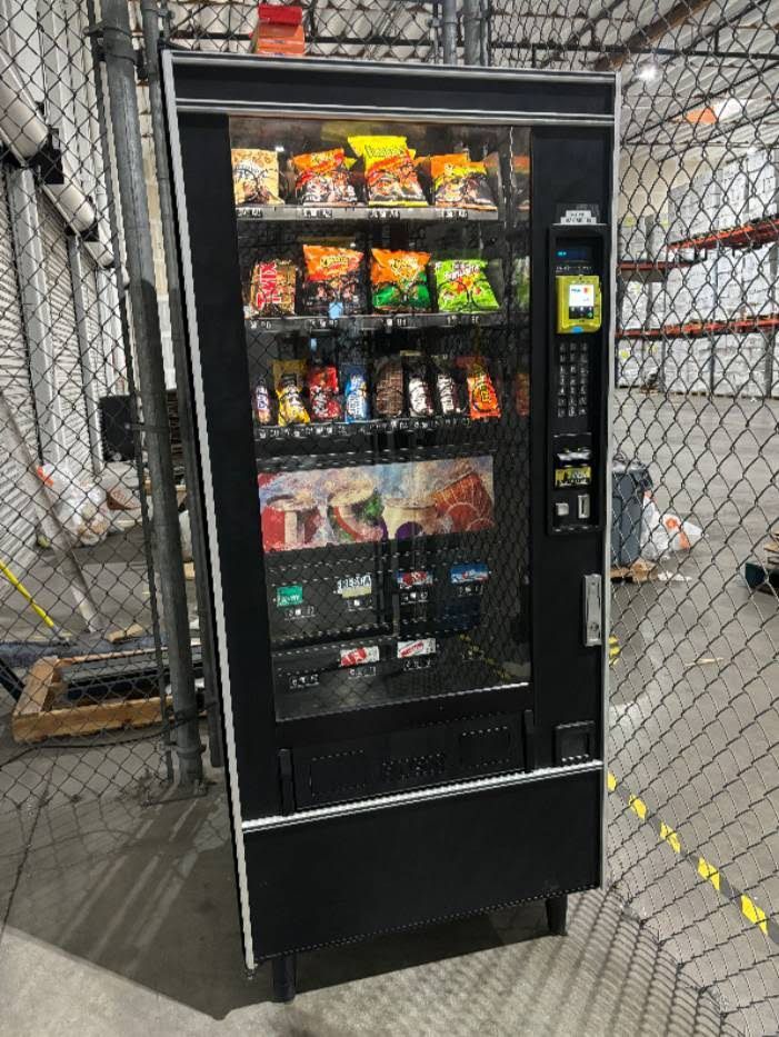 Combo Vending Machine With Location