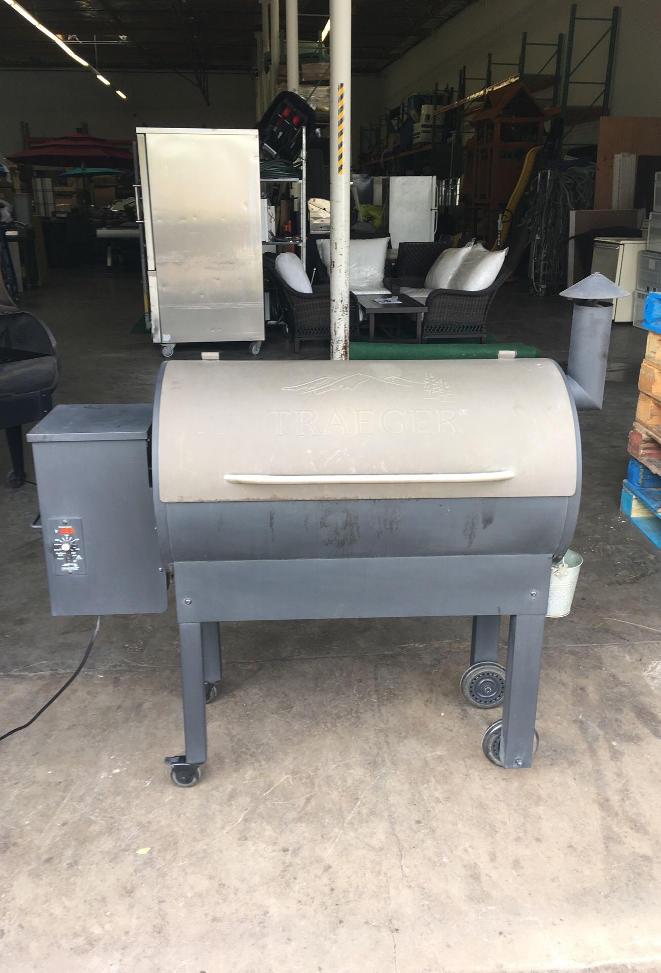 TRAEGER GRILL