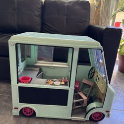 Ice Cream Mini truck for kids to play come with a little accessory