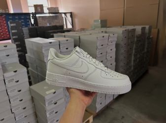 Air forces 1 low