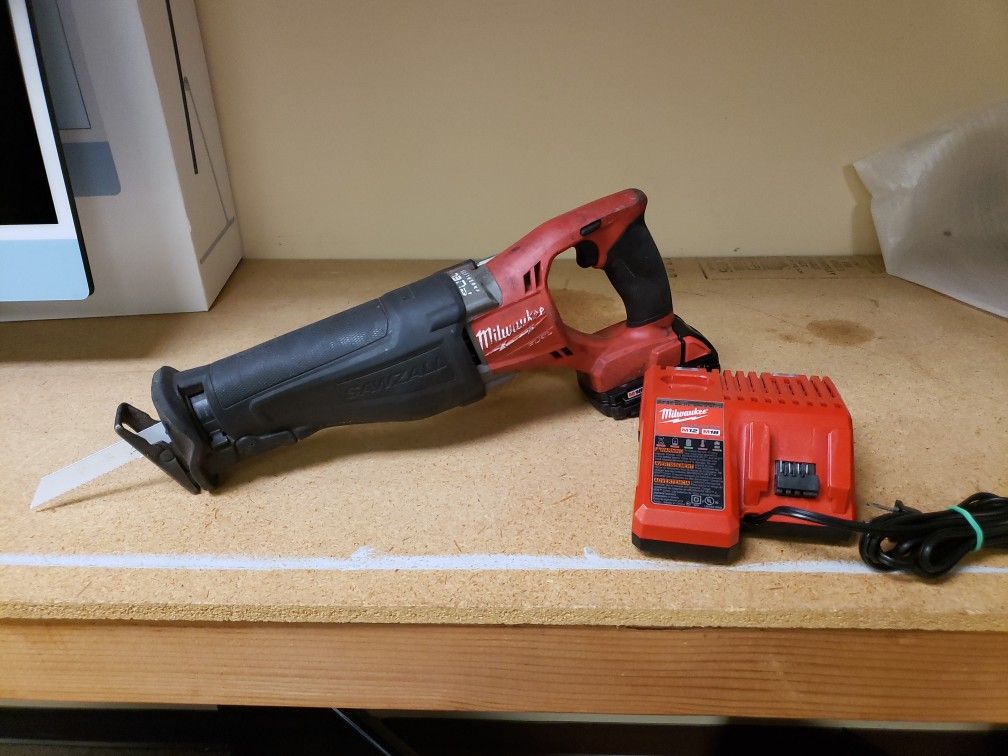 Milwaukee 2720-21 M18 Sawzall Kit With Battery And Charger