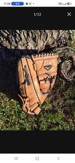 Mizuno Left Handed Outfield/ Pitchers Glove ( SEE PICS) LOCATED IN GLENDORA.  SEE MY PAGE FOR OTHER BASEBALL EQUIPMENT FOR SALE "CHEAP "