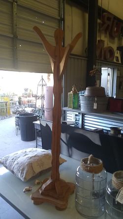 Children's coat/hat rack