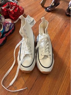 White platform converse sneaker size 9 in women