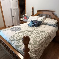 Queen Bedroom Set