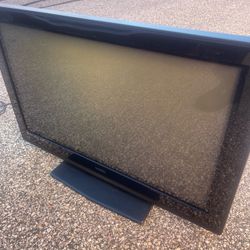 📺 VIZIO 32" Plasma Television – Excellent Condition