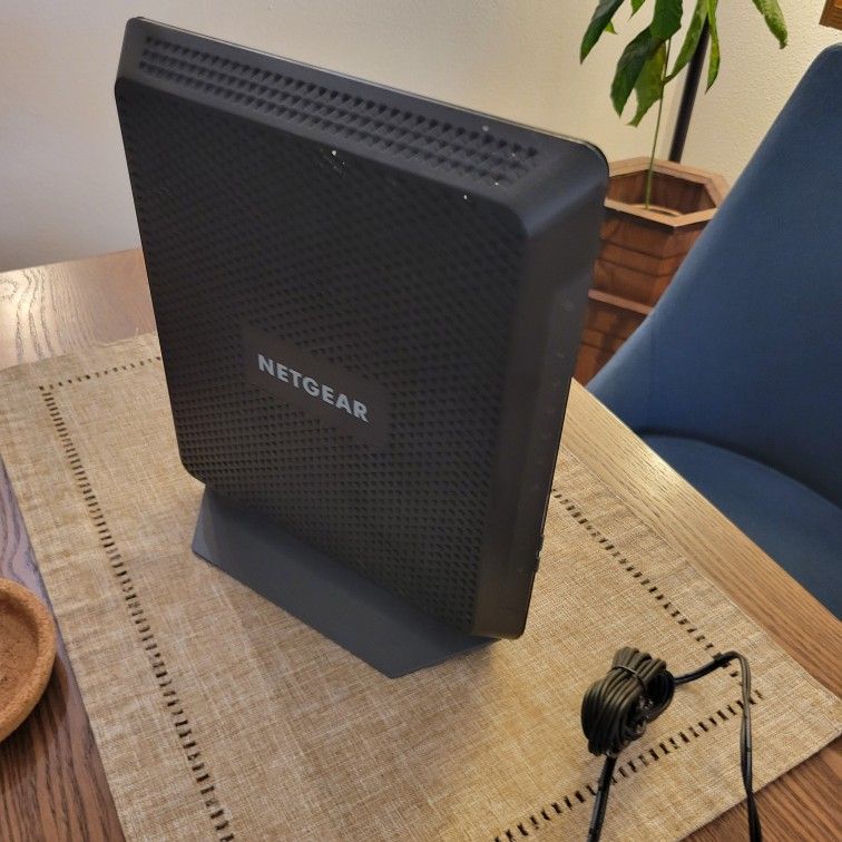 Netgear Nighthawk AC1900-C7000 WiFi Cable Modem Router