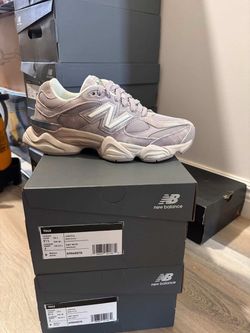 New Balance 9060 Grey White Sneaker size 7 women also do shipping