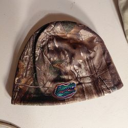 Florida Gators NCAA Realtree reversible camo knit hat. 