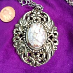 Vintage Agate stone pendant!