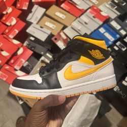 SIZE 8 MEN!!!!