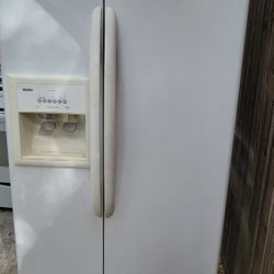 Kenmore Refrigerator 