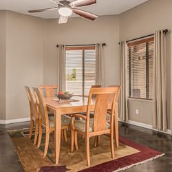 ETHAN ALLEN LIGHT WOOD DINING TABLE