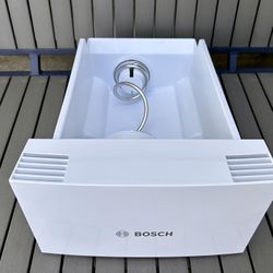 BOSCH Ice Maker/Ice Cube Container for Models B22CS