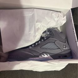 Wolf grey size 10