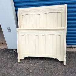 🎁TWIN SIZE BED FRAME🎁