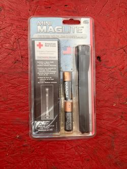 New Maglite two AA batteries flashlight