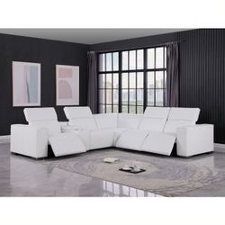 New 6 PC / 3 PWR Reclining Sectional.  Genuine Leather.  117x130x31H.  Free Delivery!