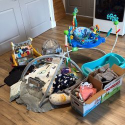 New baby bundle With Co-sleeper Playpen