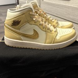 Jordan 1 - Boys 6 / Wmns 7.5