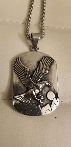 MENS FINE STAINLESS STEEL NECKLACE AND PENDANT