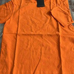 Tshirt Sz L But Fits Xl