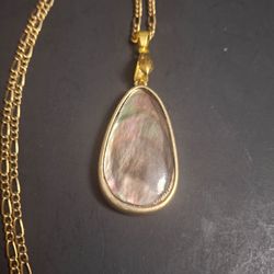 Teardrop Pendant On 18" Yellow Goldtone Figaro ChainW/Iridescent Abalone Insert Stamped JNY Jones New York