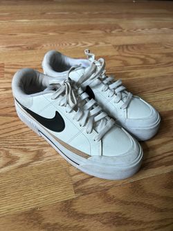 Nike court legacy lift