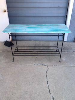 Table outside shabby chic style