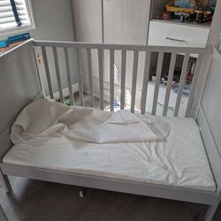 IKEA SUNVIK 3 in 1 Baby Crib
