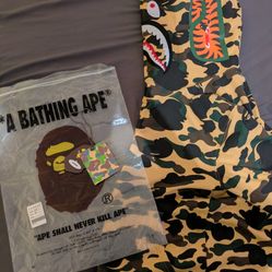 Camo Bape Hoodie With Bag And Tag 