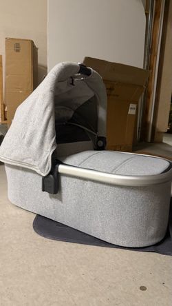Nuna Bassinet
