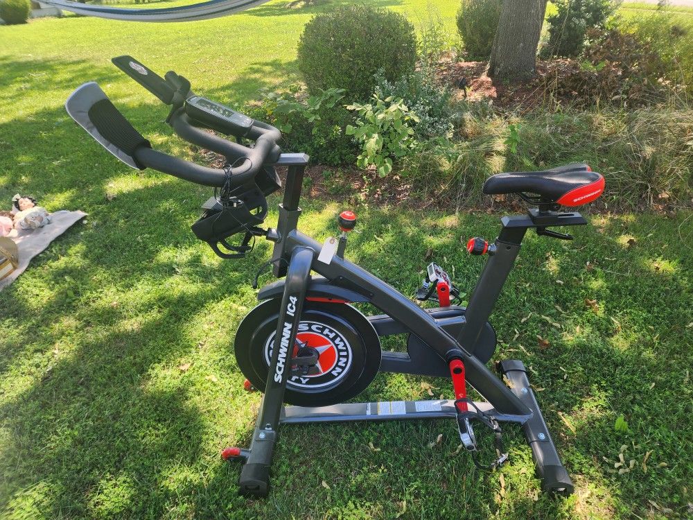 Schwinn IC4 Indoor Cycling Bike