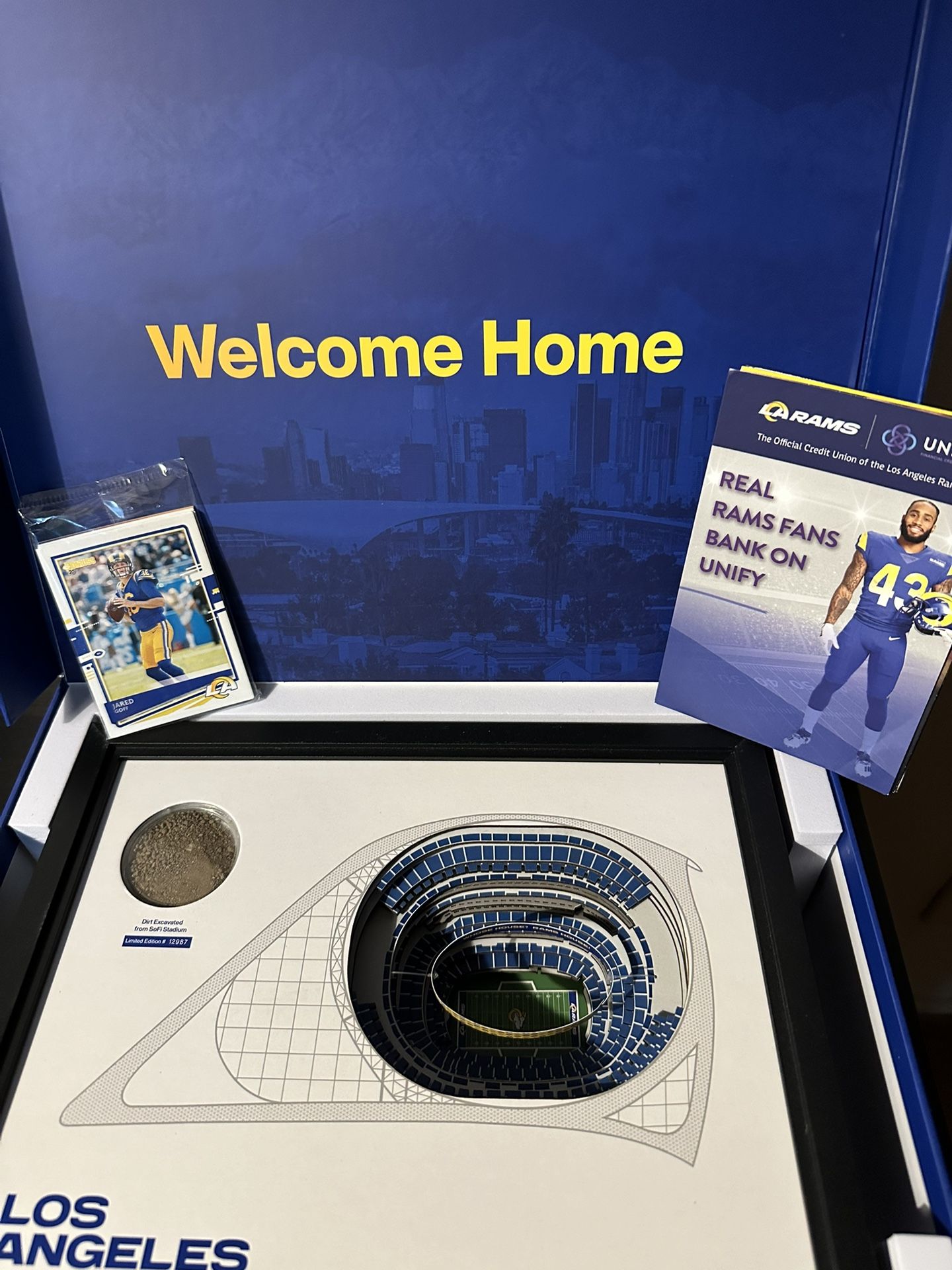 LA Rams 2020 Replica Sofi Stadium Gift Box & NFL Cards