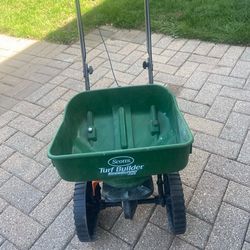Scotts spreader