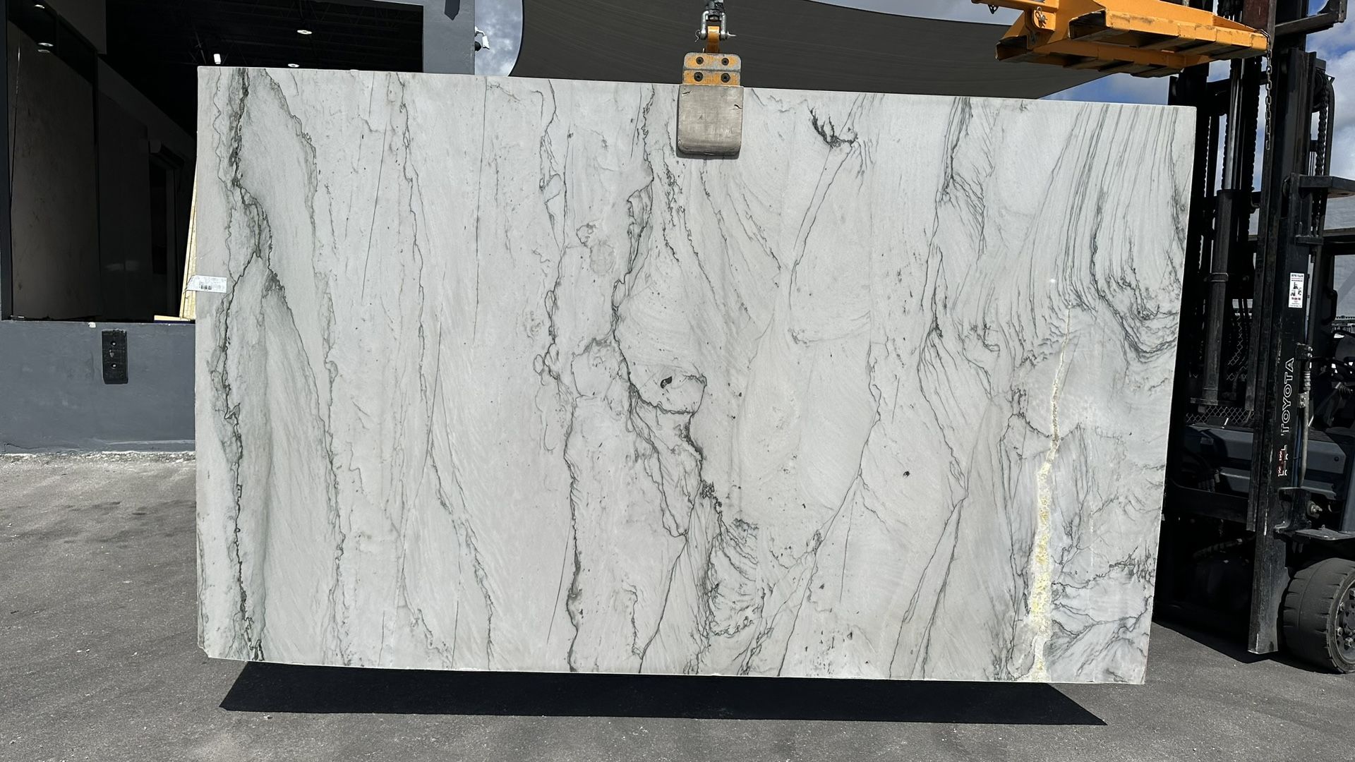 QUARTZITE SLABS INFINY WHITE 2CM FOR KITCHEN COUNTERTOPS