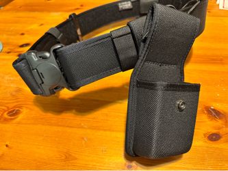 Tact Gear Tactical duty belt 34-40” like new with radio holster and key clip