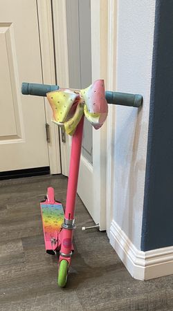 JoJo Siwa 2 Wheel Folding Scooter 