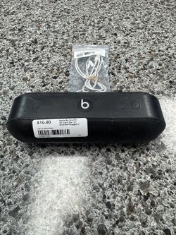 *AS IS* Beats by Dre Beats Pill DOESNT CHARGE