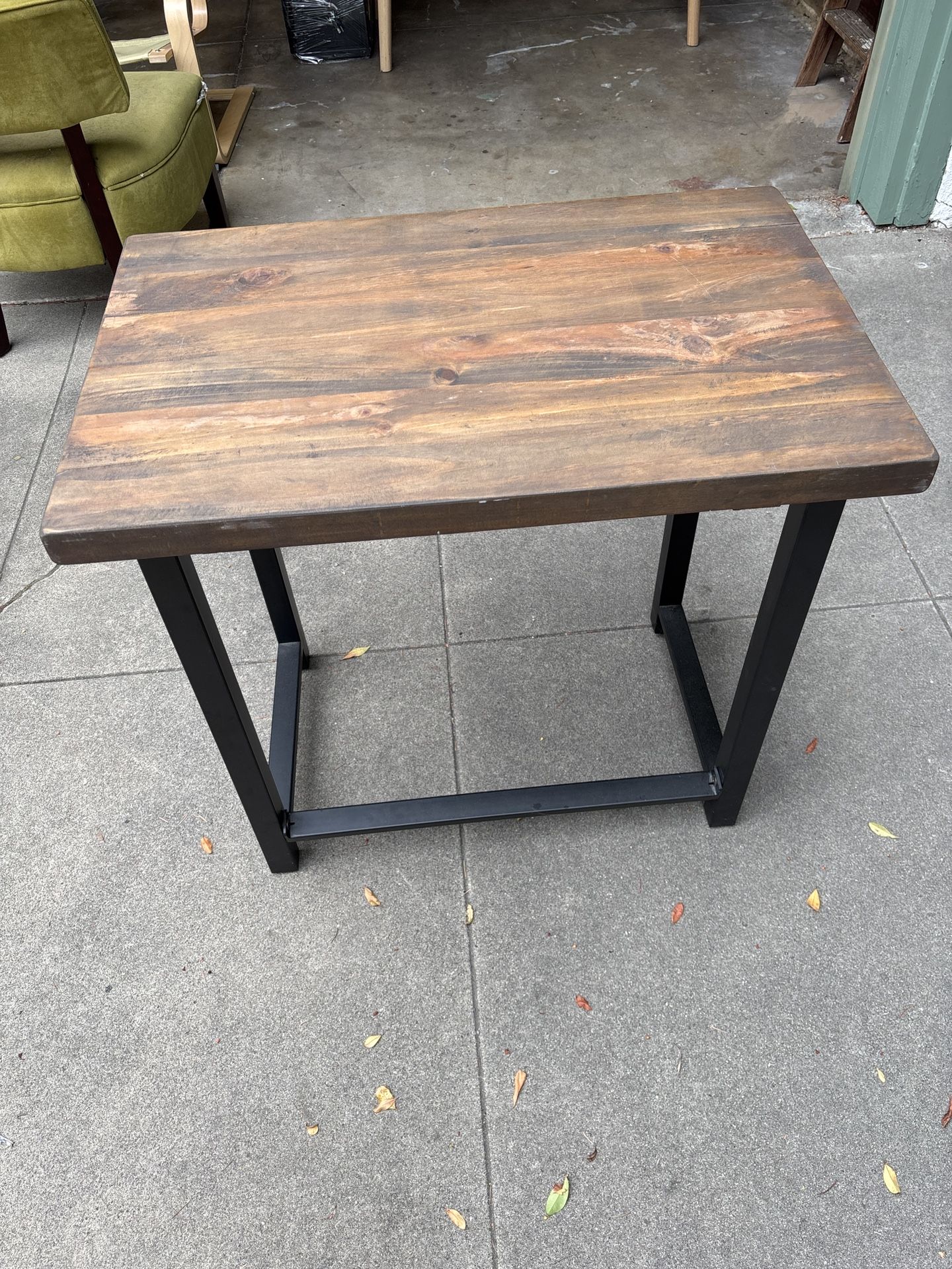 Compact Writing Desk