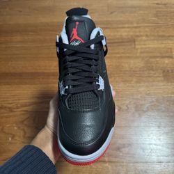Air Jordan 4 Retro Size 9