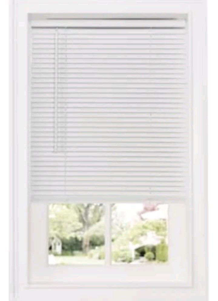 GII Deluxe Sundown 43×64 White Blinds