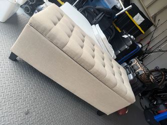 Beige Tufted Upholstered Storage Bench / Bedroom Ottoman