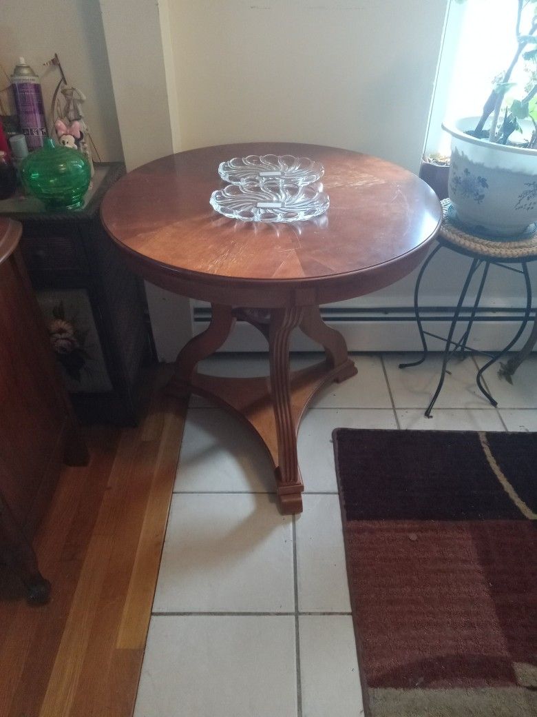 Round Table & Night Table