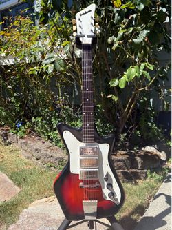 1960’s Airline “Jetsons” Triple Pickup Guitar