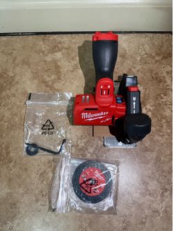 Milwaukee M12 FUEL 12V Lithium-Ion Brushless Cordless 3 in. Cut Off Saw (Tool-Only)